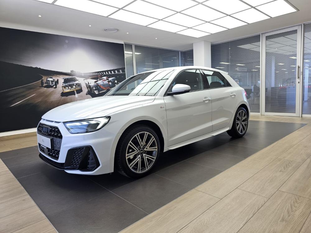 Audi A1 Sportback 30TFSI S line, image 1