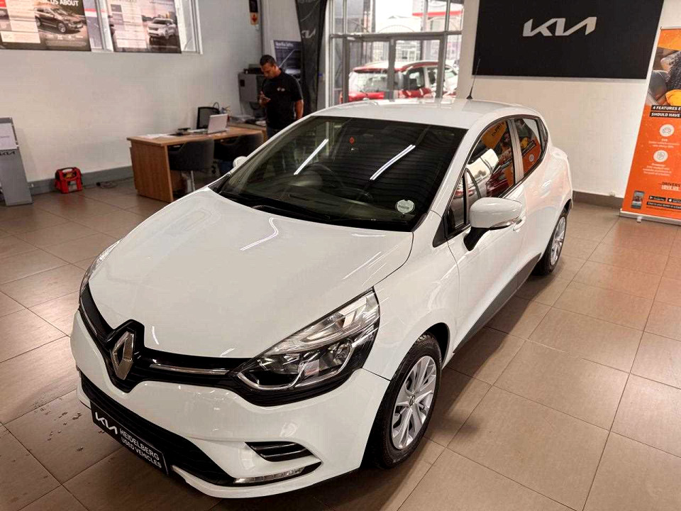 RENAULT CLIO IV 900T AUTHENTIQUE 5DR (66KW), image 1