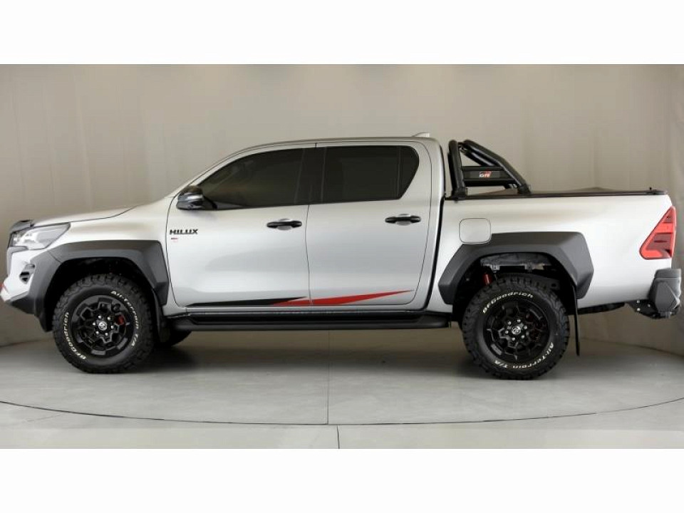 TOYOTA HILUX 2.8 GD-6 GR-S 4X4 A/T P/U D/C, image 2