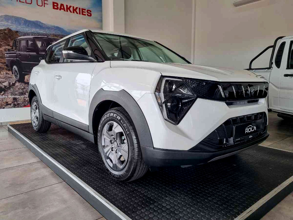 MAHINDRA XUV3XO 1.2T MX3 A/T, image 1