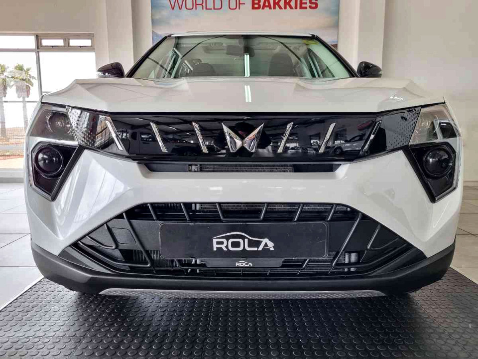 MAHINDRA XUV3XO 1.2T MX3 A/T, image 2