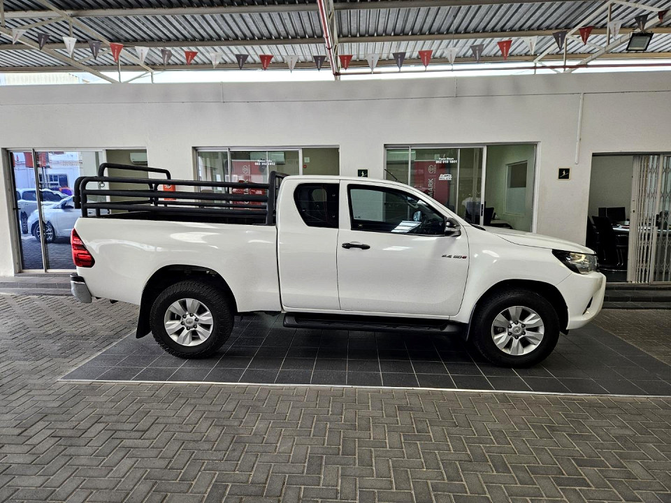 TOYOTA HILUX 2.4 GD-6 RB SRX P/U E/CAB, image 1