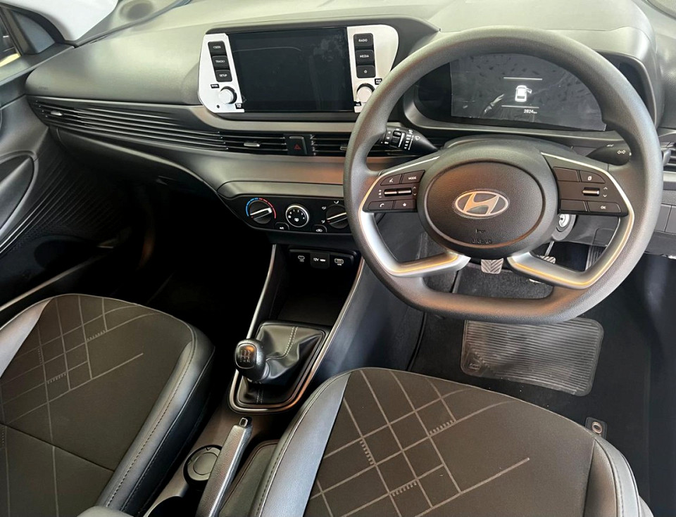 HYUNDAI I20 1.2 PREMIUM, image 2