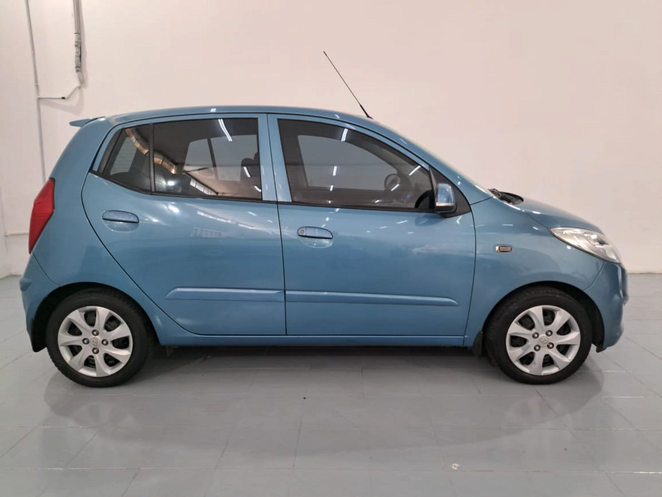 HYUNDAI i10 1.1 GLS/MOTION, image 2