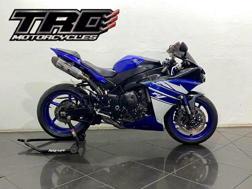 YAMAHA R1, image 1