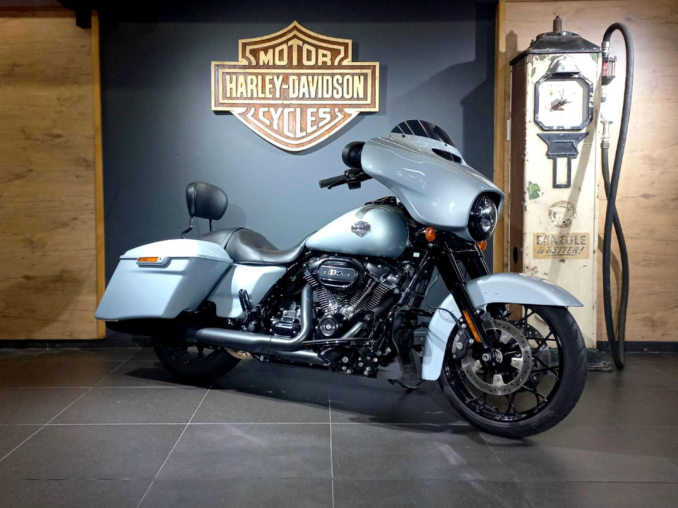 HARLEY DAVIDSON STREET GLIDE SPECIAL 114, image 2