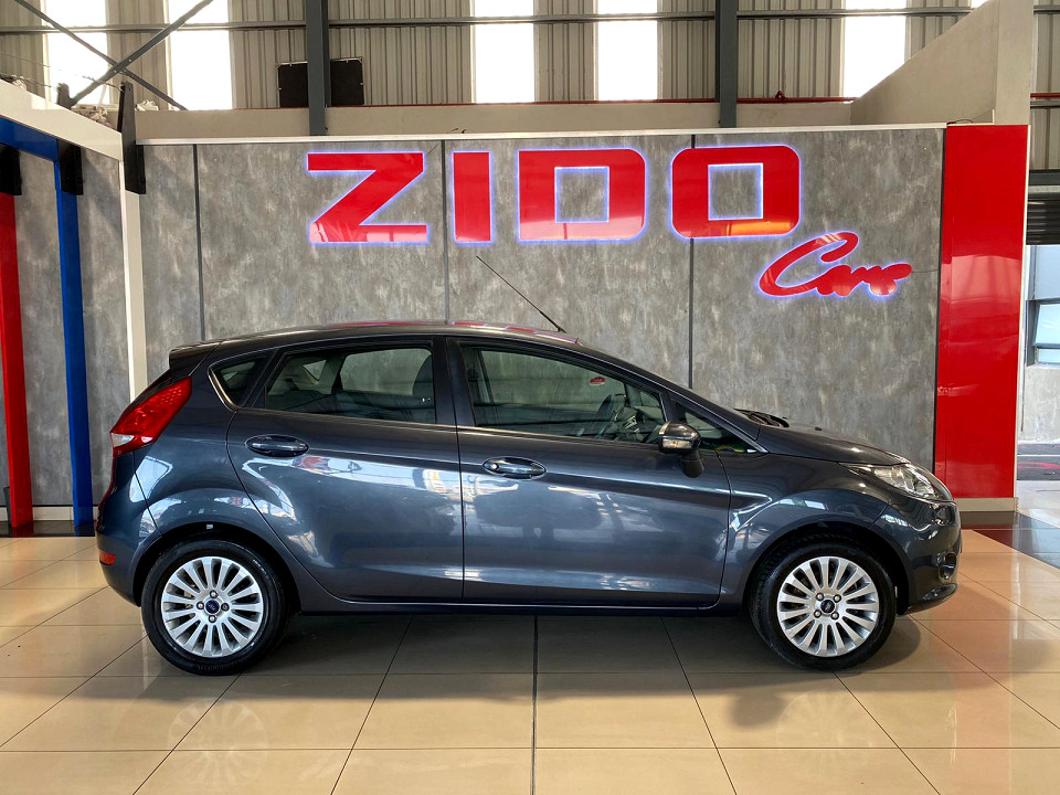 FORD FIESTA 1.4i TREND 5Dr, image 2