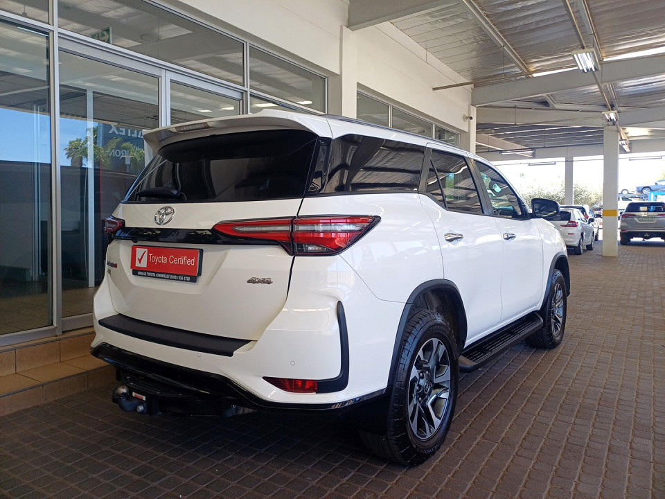 TOYOTA  FORTUNER 2.8 GD-6 4X4 VX A/T, image 2