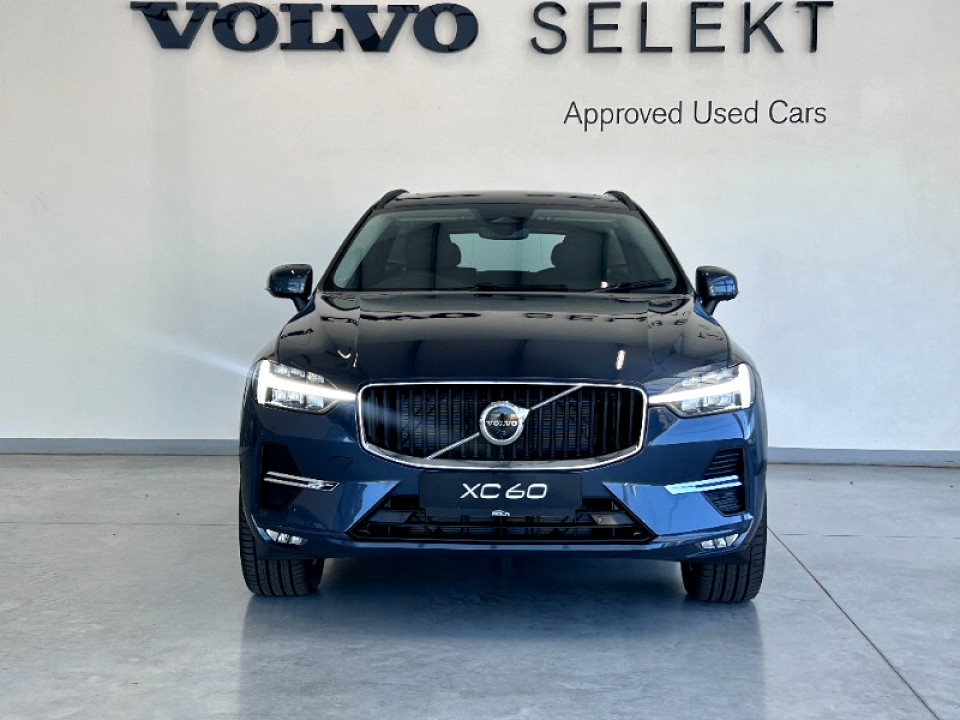 VOLVO XC60 B5 MOMENTUM GEARTRONIC AWD, image 2