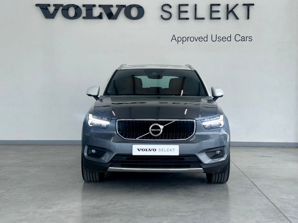 VOLVO XC40 D4 MOMENTUM AWD GEARTRONIC, image 2