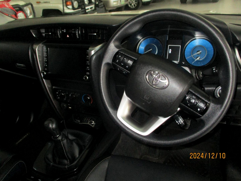 TOYOTA FORTUNER 2.4GD-6 R/B, image 2