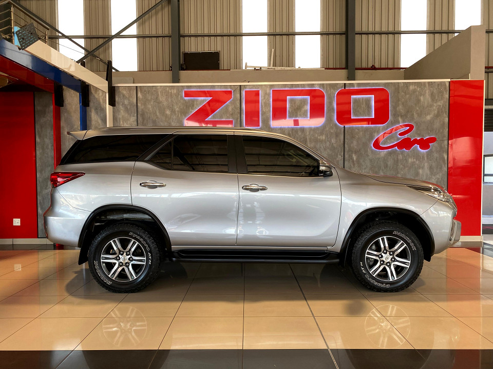 TOYOTA FORTUNER 2.4GD-6 R/B A/T, image 2