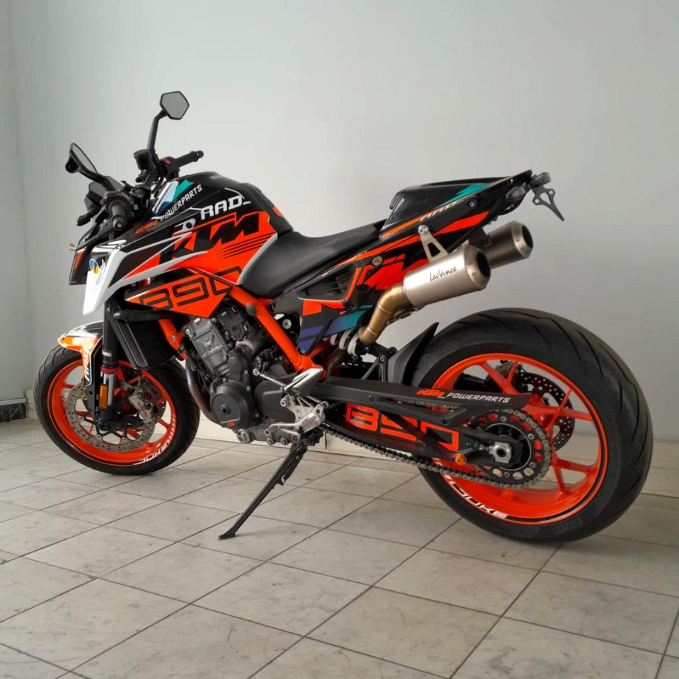 KTM 890 Duke R, image 2