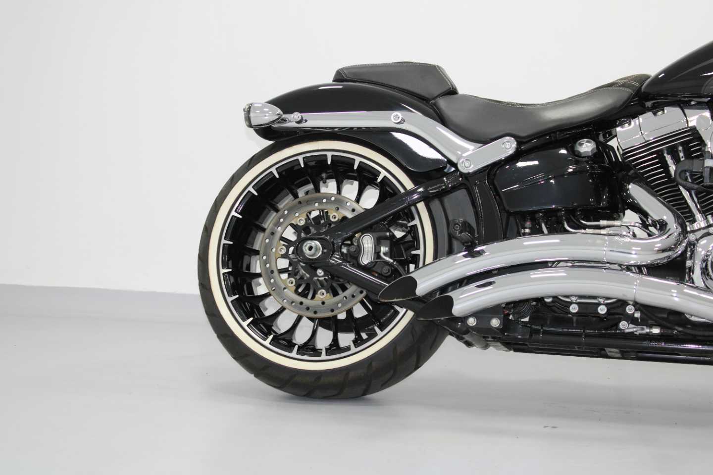 HARLEY DAVIDSON SOFTAIL BREAKOUT, image 2