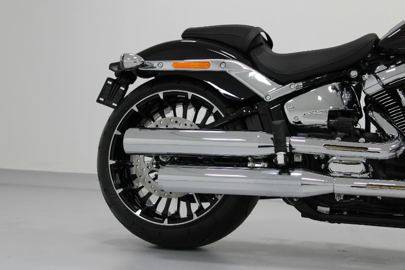 HARLEY DAVIDSON SOFTAIL BREAKOUT 117, image 2