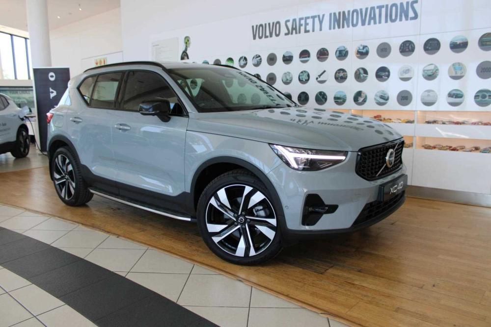 Volvo XC40 B4 Geartronic Ultimate Dark (Mild Hybrid), image 1