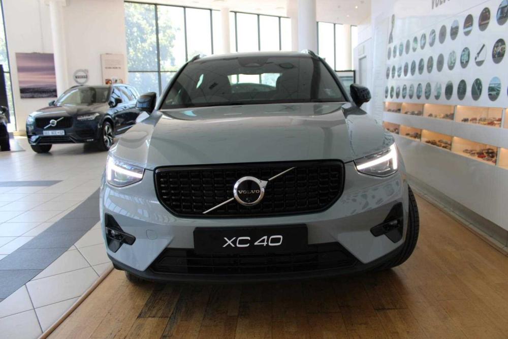 Volvo XC40 B4 Geartronic Ultimate Dark (Mild Hybrid), image 2