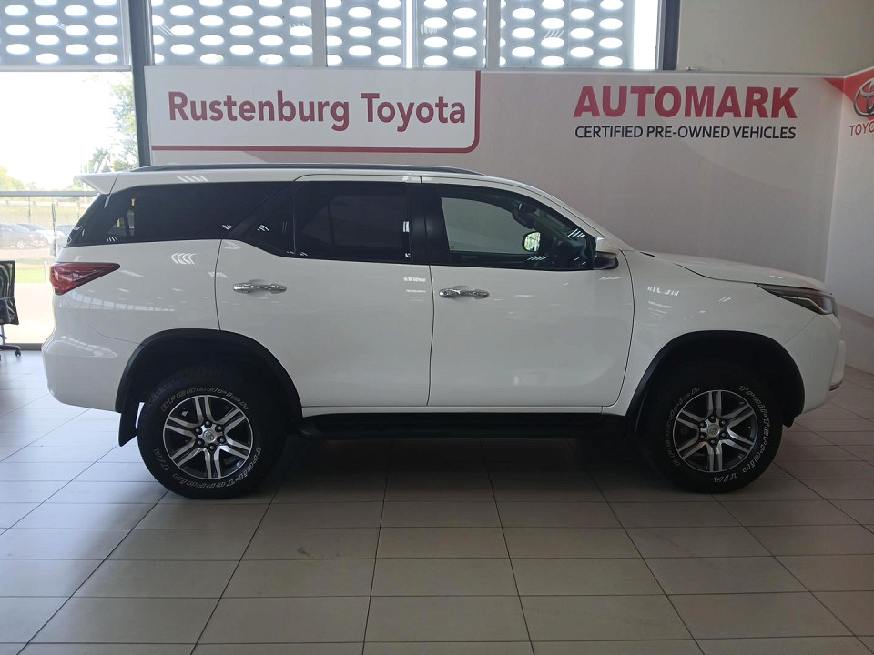 TOYOTA FORTUNER 2.4GD-6 R/B, image 2