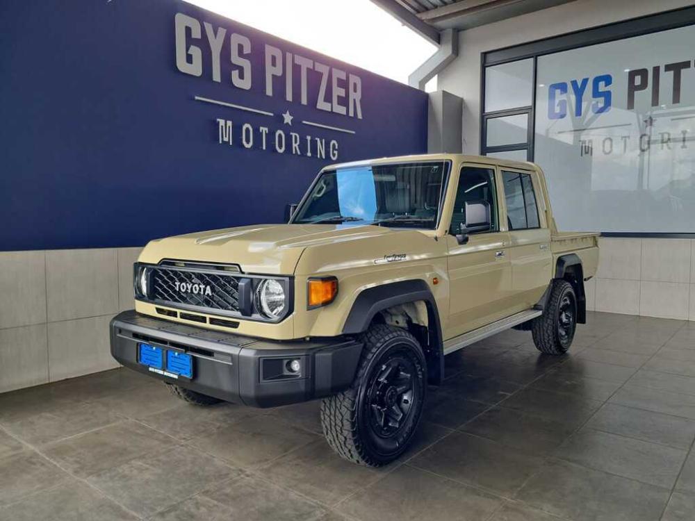 Toyota Land Cruiser 79 2.8 GD D/C AT (71J), image 1