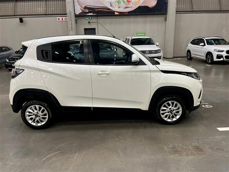 MAHINDRA KUV 100 1.2 K6+ NXT, image 2