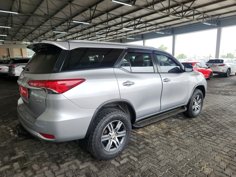 TOYOTA FORTUNER 2.4GD-6 4X4 A/T, image 2