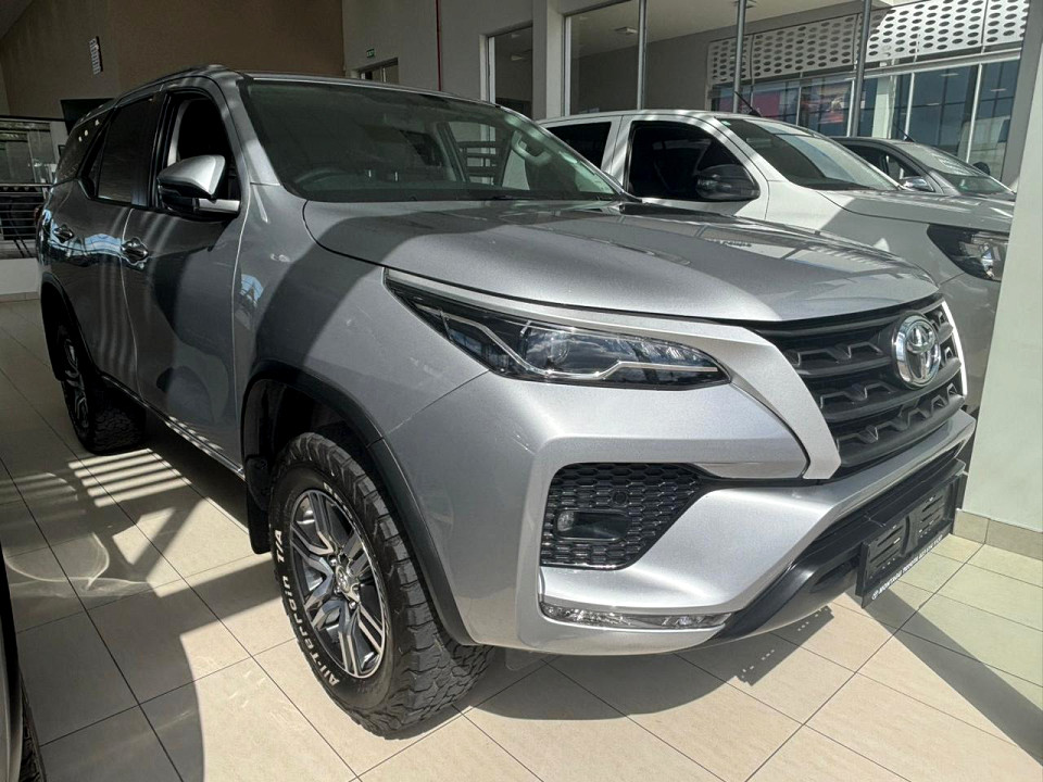 Toyota Fortuner 2.4GD-6 R/B A/T, image 1