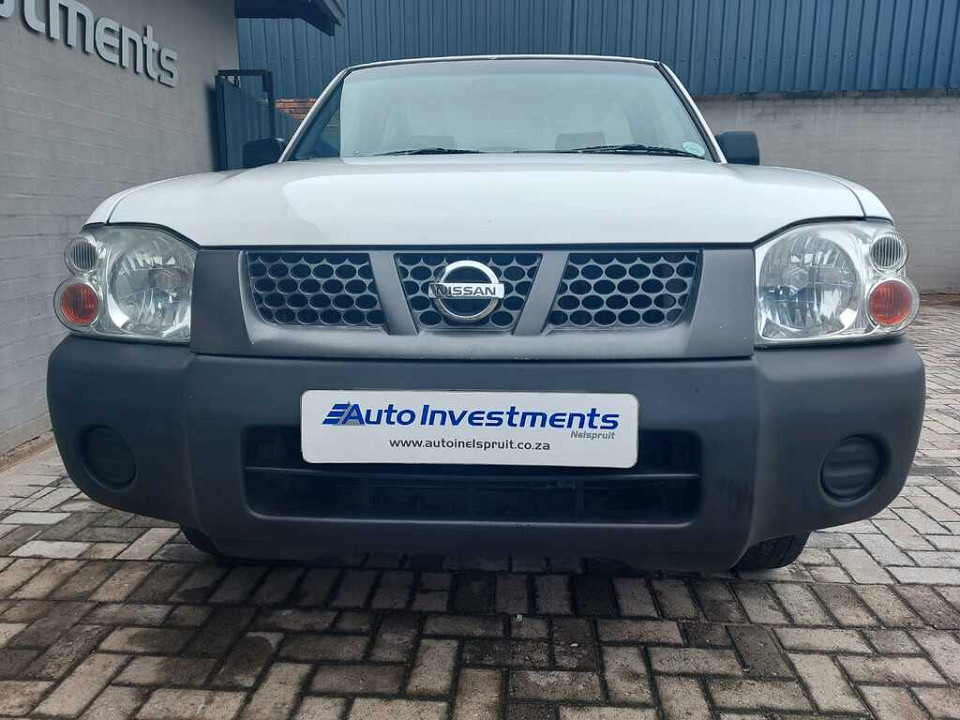 Nissan NP300 Hardbody 2.0, image 2