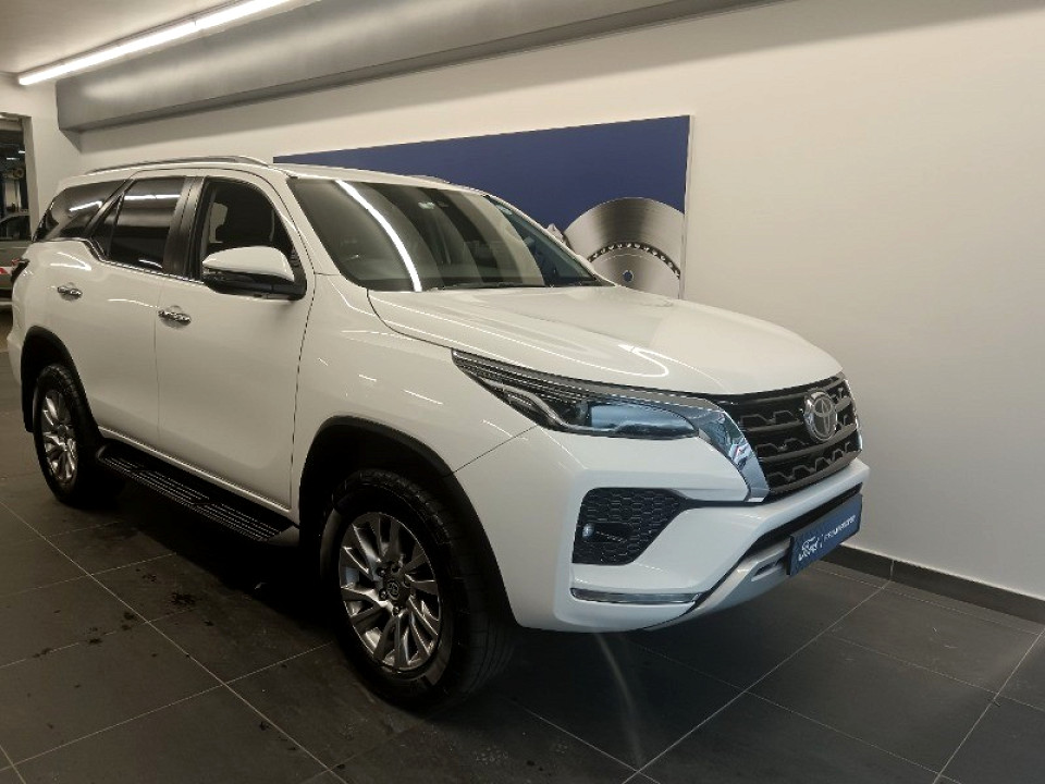 Toyota Fortuner 2.8GD-6 VX A/T, image 1