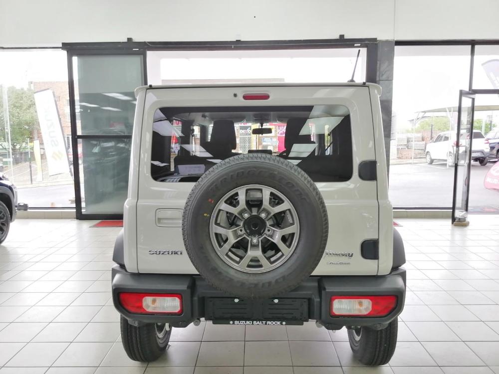 Suzuki Jimny 1.5 GLX Auto 5Dr, image 1