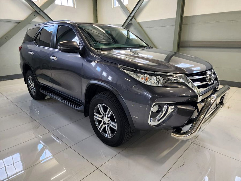 TOYOTA FORTUNER 2.4GD-6 R/B A/T, image 1