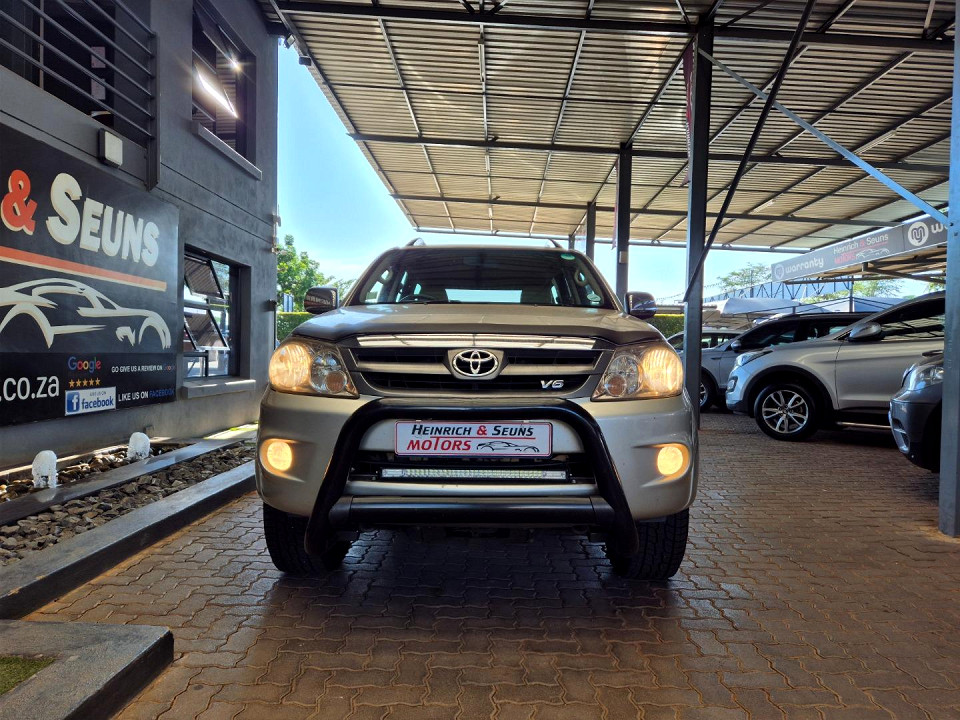 TOYOTA FORTUNER 4.0 V6 A/T 4X4, image 2