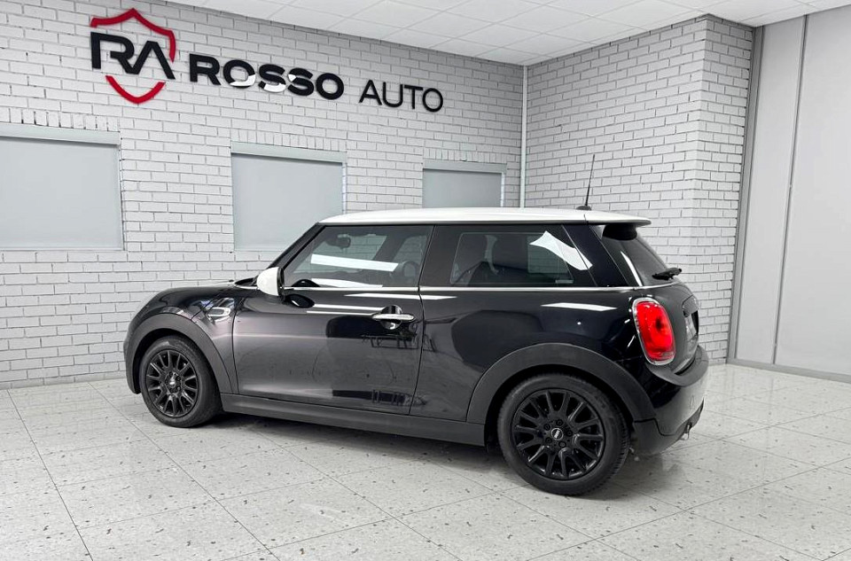 MINI Cooper Hatch 3-door auto, image 2