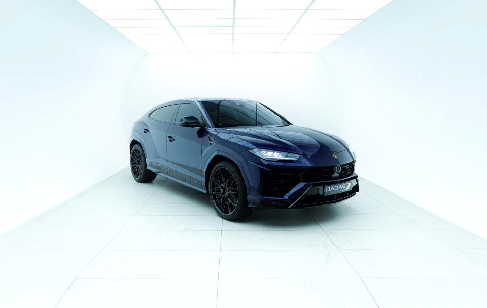 LAMBORGHINI URUS 4.0 V8