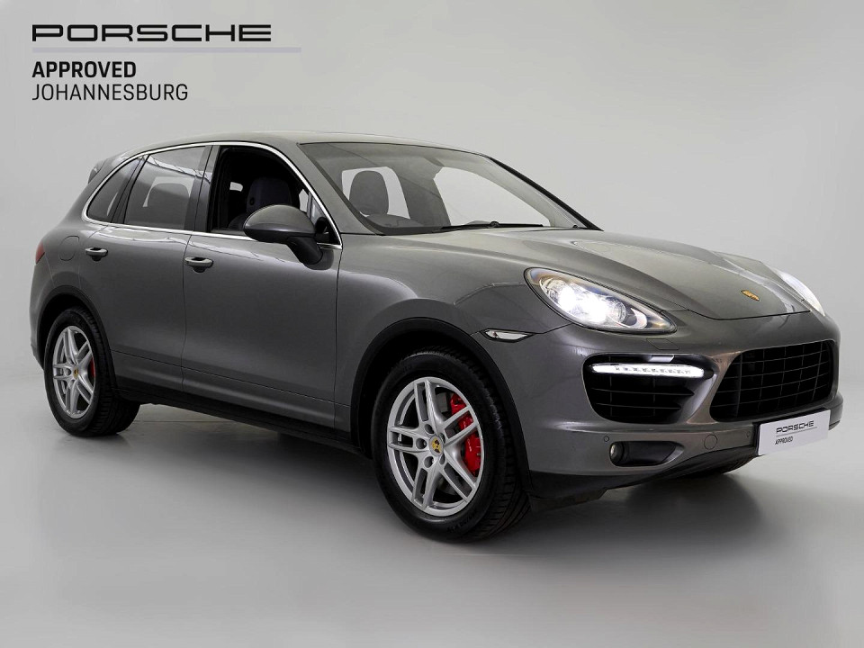 PORSCHE CAYENNE TURBO TIPTRONIC (E2)