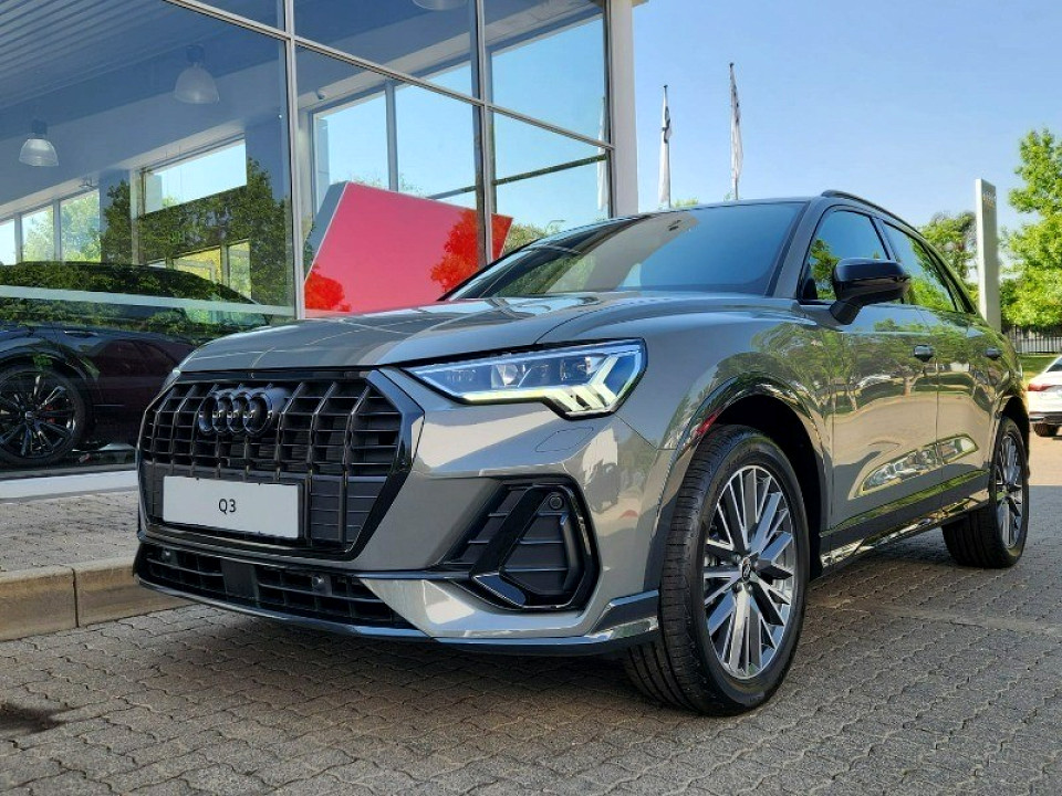 AUDI  Q3 35 TDI S TRONIC BLACK EDITION, image 1