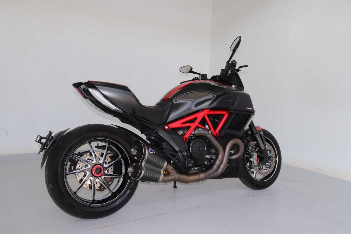 DUCATI DIAVEL CARBON 1200 F/L, image 2