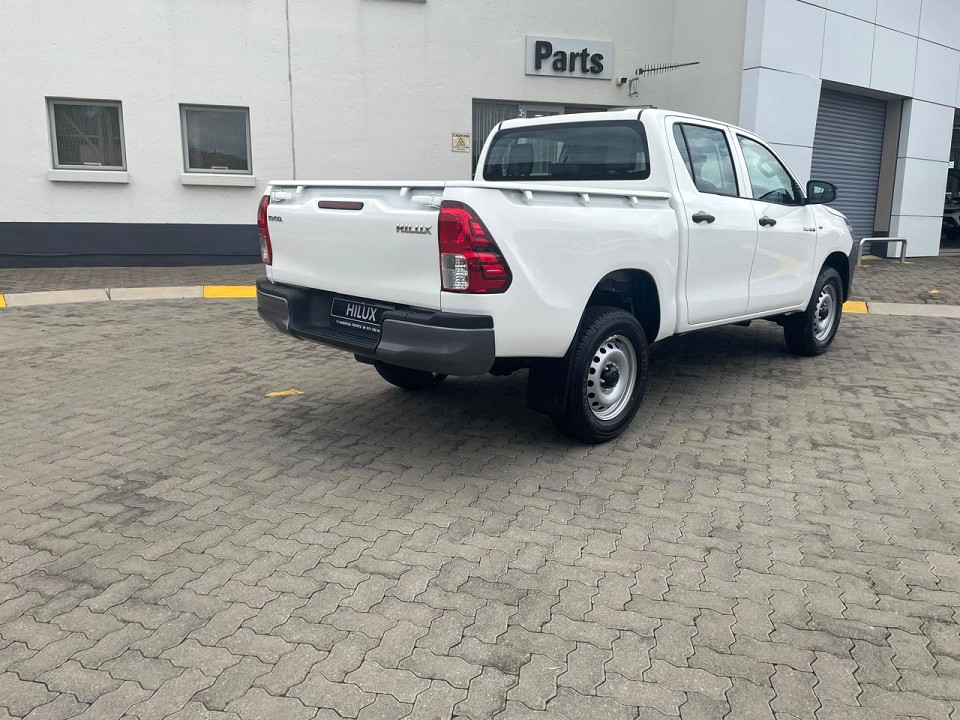 TOYOTA HILUX 2.4 GD-6 RB SR P/U D/C, image 2