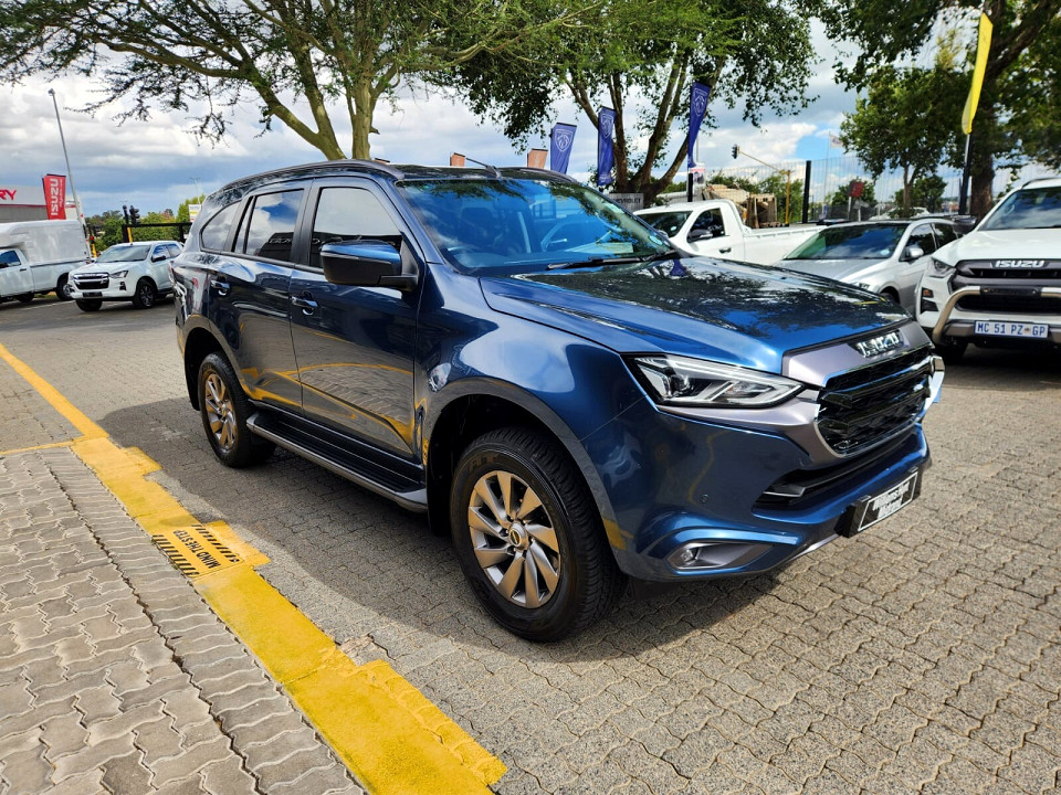 ISUZU MU-X 3.0D LS A/T, image 1