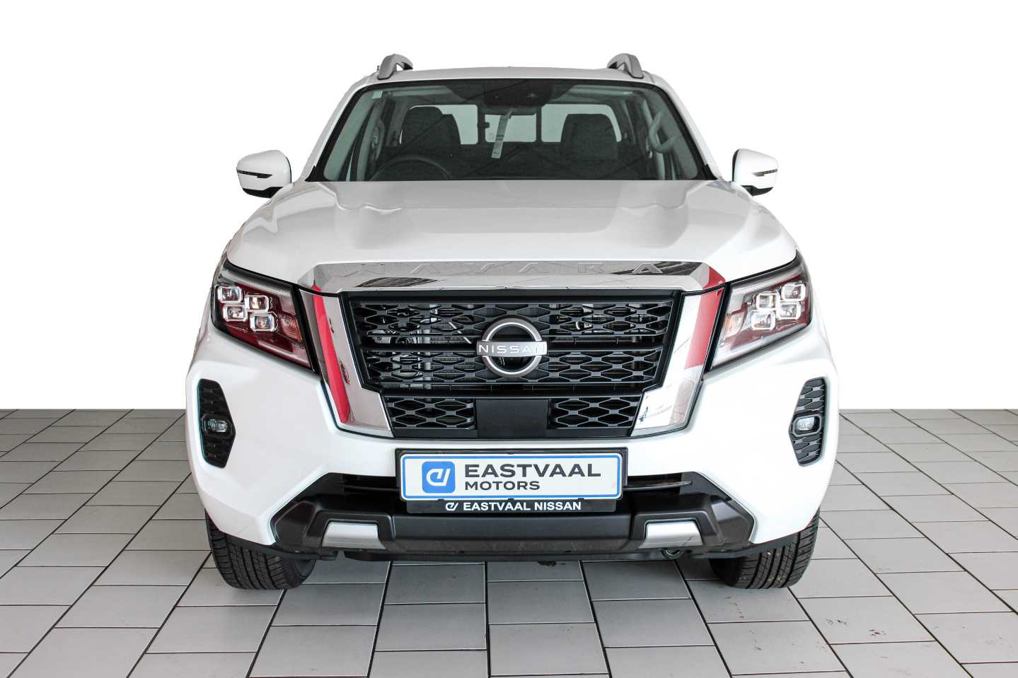 NISSAN NAVARA 2.5DDTi LE A/T D/C P/U, image 2