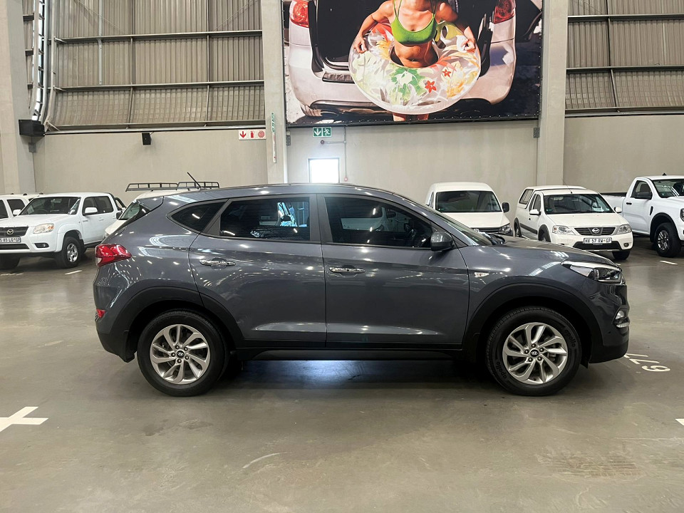 HYUNDAI TUCSON 2.0 PREMIUM A/T, image 2