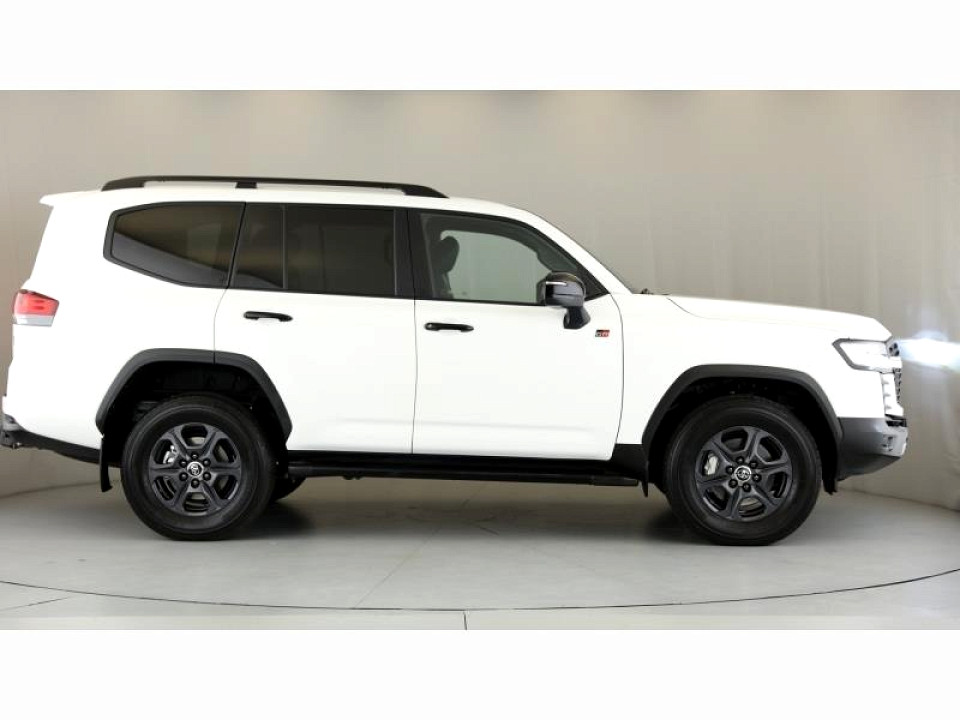 TOYOTA LANDCRUISER 300 V6 3.3D GR-S, image 2