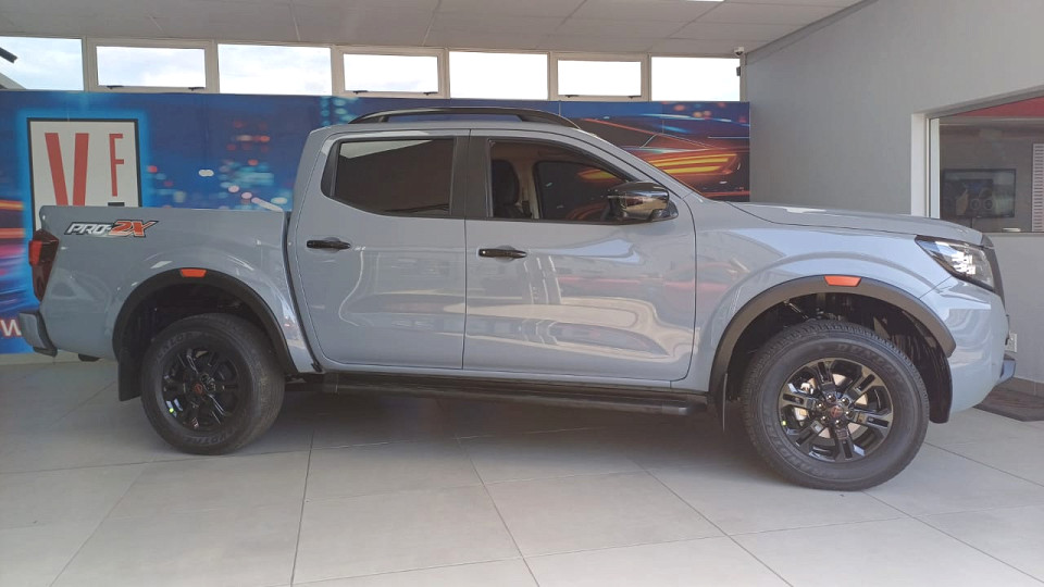 NISSAN NAVARA 2.5DDTi PRO-2X A/T D/C P/U, image 2