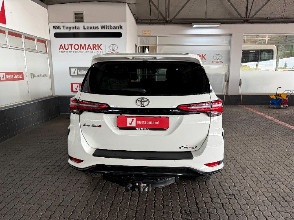 TOYOTA  FORTUNER 2.4GD-6 R/B A/T, image 2