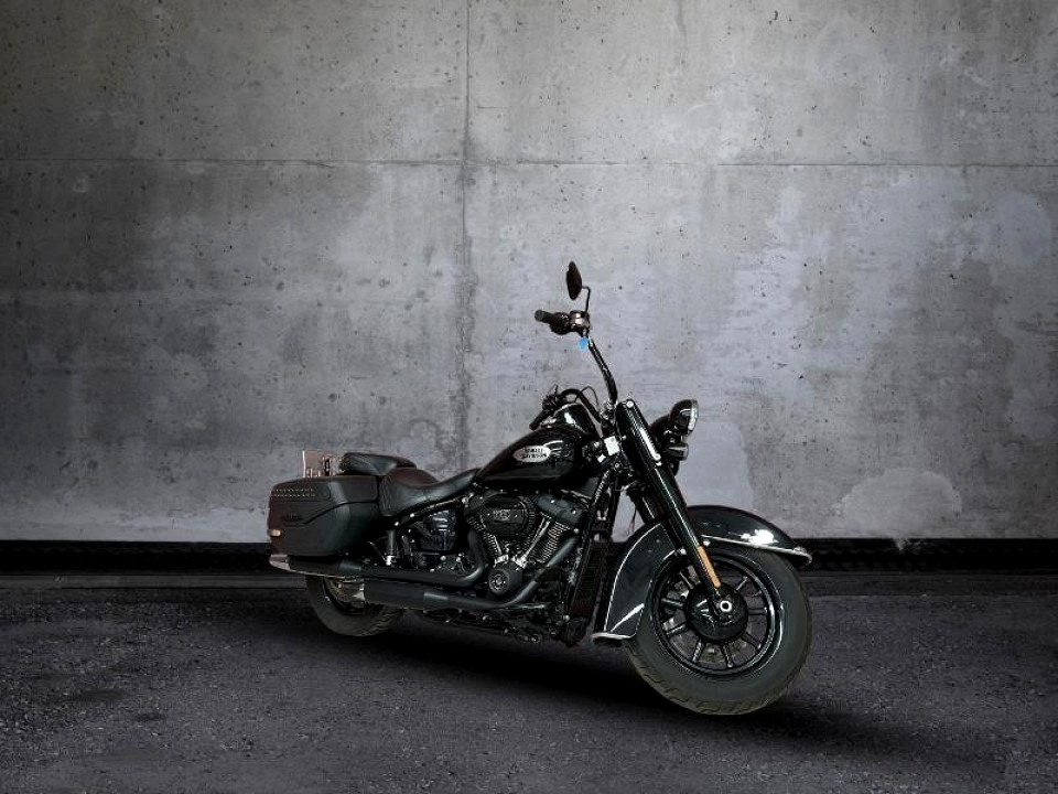 HARLEY DAVIDSON HERITAGE CLASSIC 114, image 2