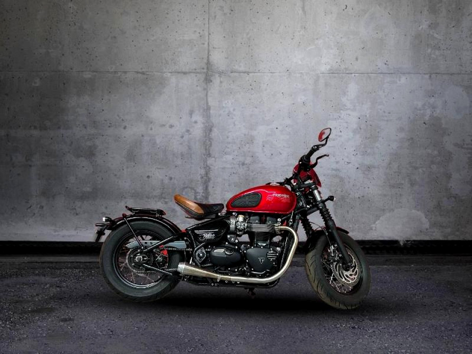 TRIUMPH BONNEVILLE BOBBER BLACK, image 1