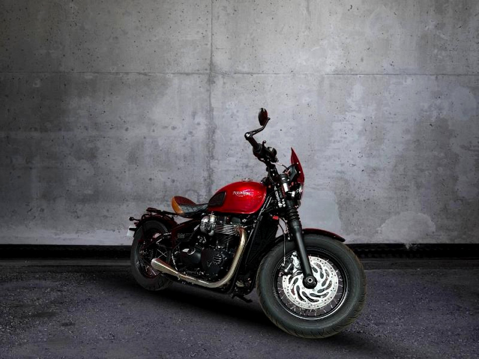 TRIUMPH BONNEVILLE BOBBER BLACK, image 2