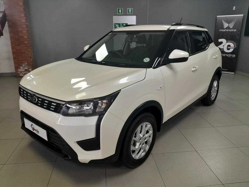 Mahindra XUV300 1.5TD W6, image 1