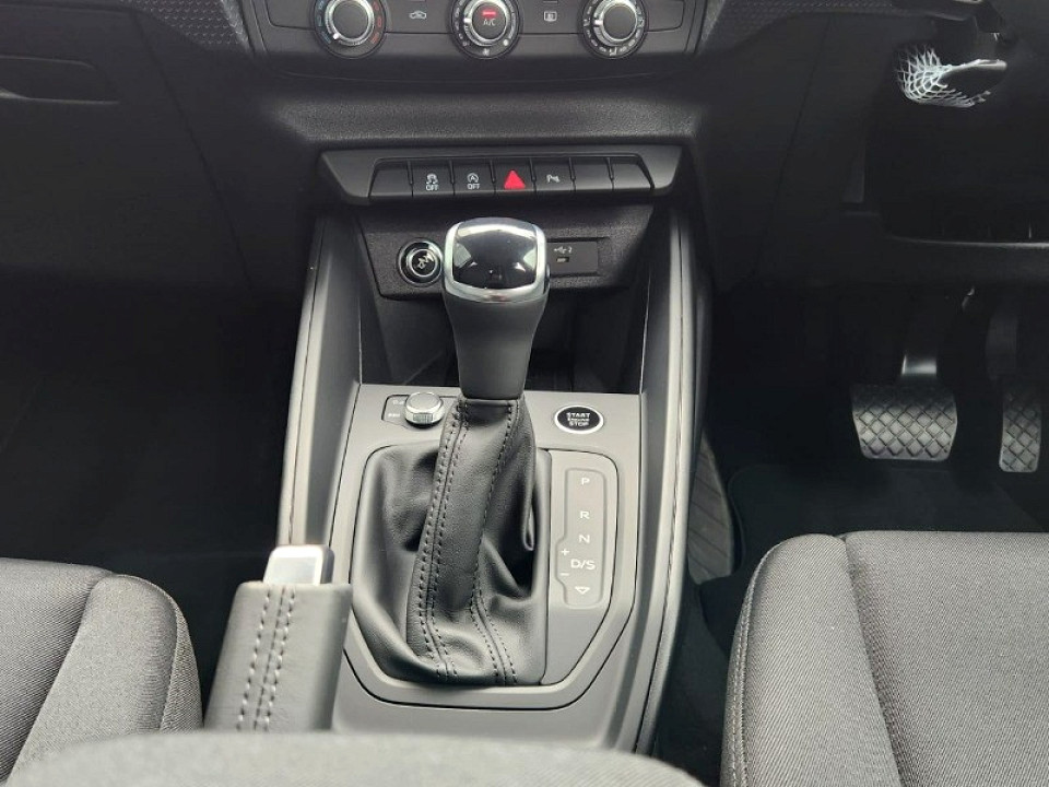 AUDI A1 SPORTBACK 30 TFSI ADVANCED S-TRONIC, image 2