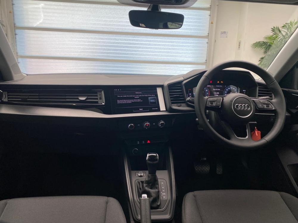 Audi A1 Sportback Sportback Advanced 30 TFSI S tronic, image 2