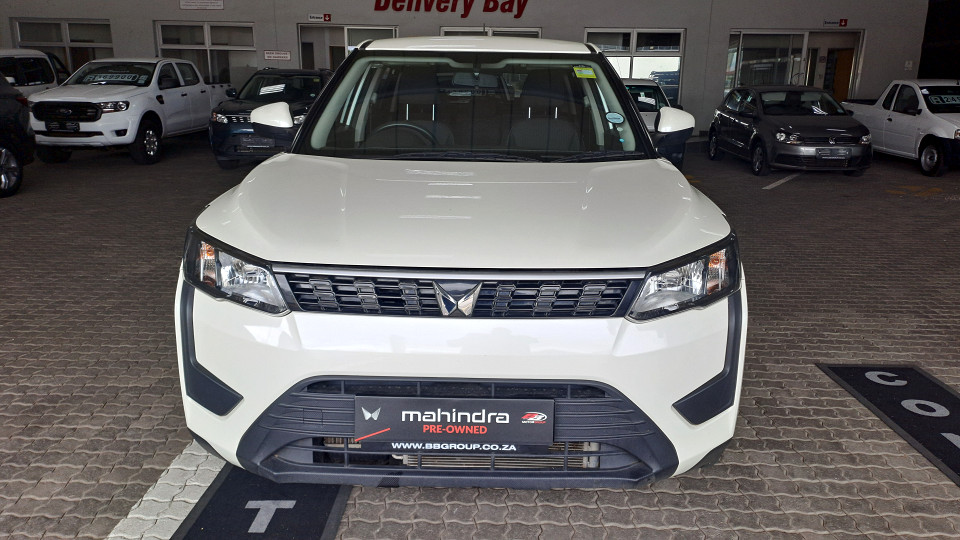 MAHINDRA XUV300 1.2T SE (W4), image 2